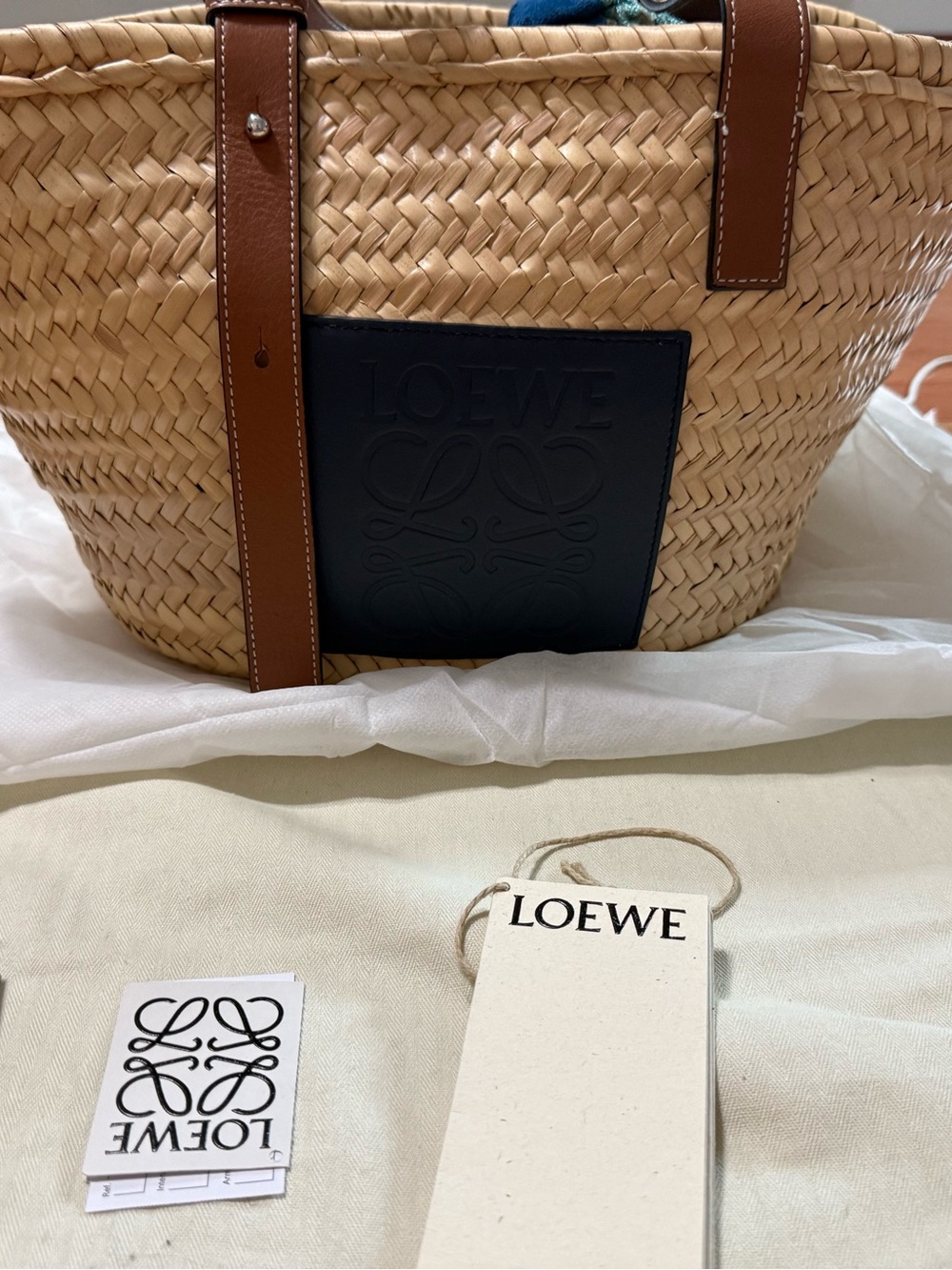 LOEWE MEDIUM BASKET BAG IN PALM LEAF AND CALFSKIN navy blue